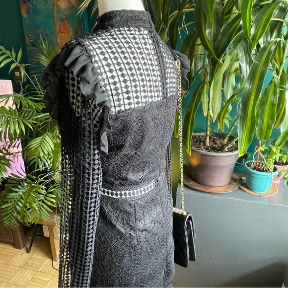 PrettyLittleThing Night Classy Dress - Picture 5 of 13